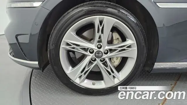 Genesis G90 2022 — Şəkil 30/40