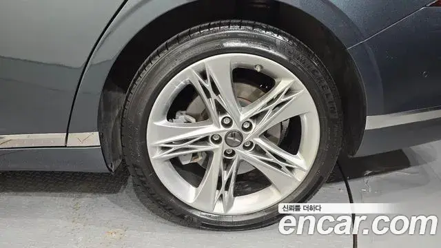 Genesis G90 2022 — Şəkil 21/40