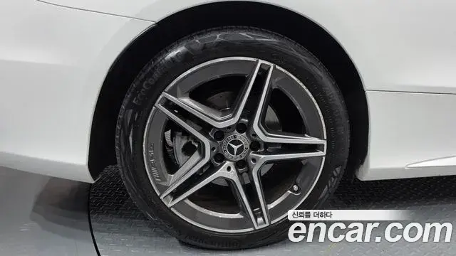 Mercedes-Benz C-Class 2021 — Photo 11/33