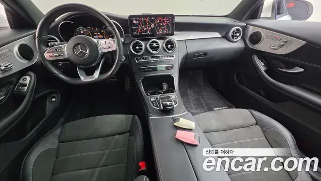 Mercedes-Benz C-Class 2021 — Photo 1/33