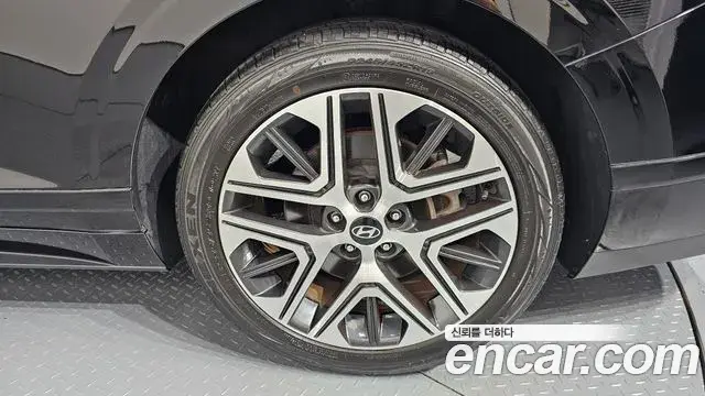 Hyundai Grandeur Hybrid 2023 — Photo 5/32