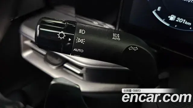 Hyundai Grandeur Hybrid 2023 — Photo 26/32