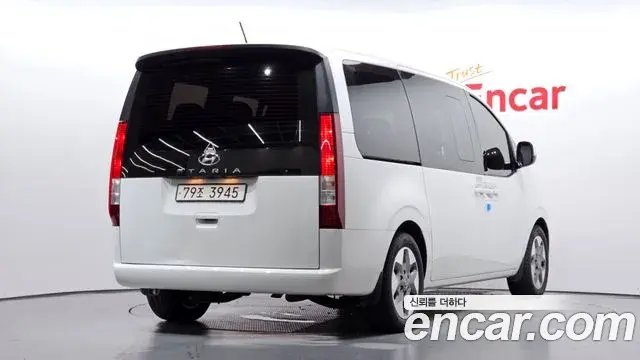 Hyundai Staria 2022 — ფოტო 18/32