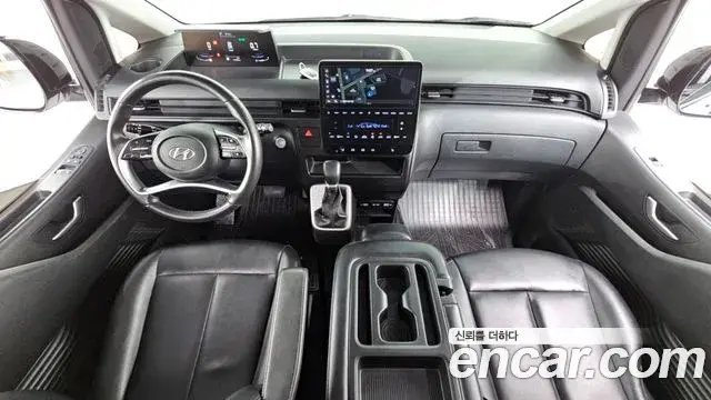 Hyundai Staria 2022 — ფოტო 31/32