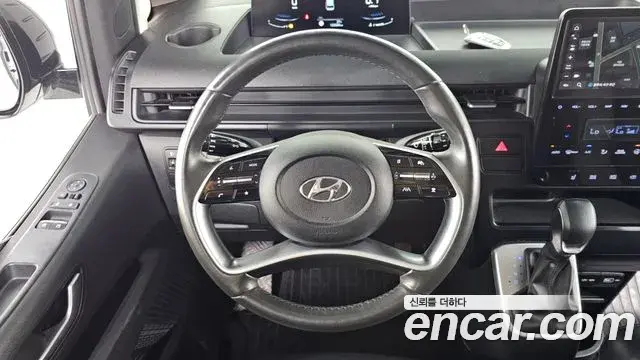 Hyundai Staria 2022 — ფოტო 16/32