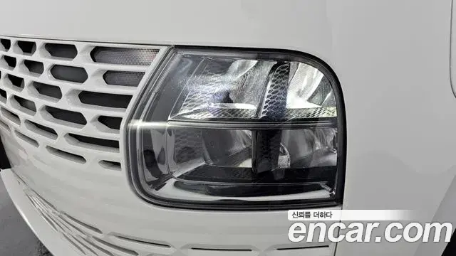 Hyundai Staria 2022 — ფოტო 10/32