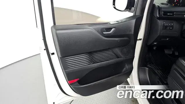 Hyundai Staria 2022 — ფოტო 8/32