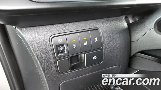 Hyundai Staria 2022 — ფოტო 21/32
