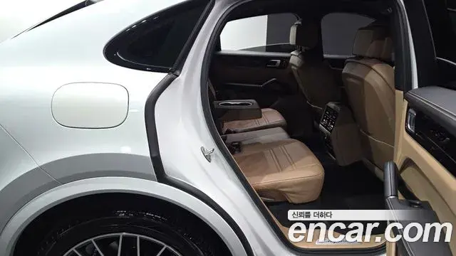 Porsche Cayenne 2020 — ფოტო 12/20