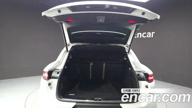 Porsche Cayenne 2020 — ფოტო 8/20