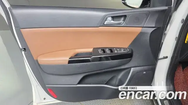 Kia Sportage The Bold 2018 — Şəkil 16/32
