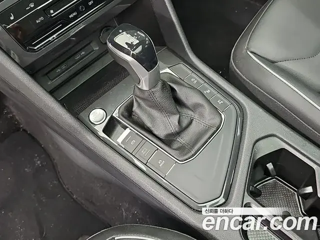 Volkswagen Tiguan 2023 — Photo 9/19