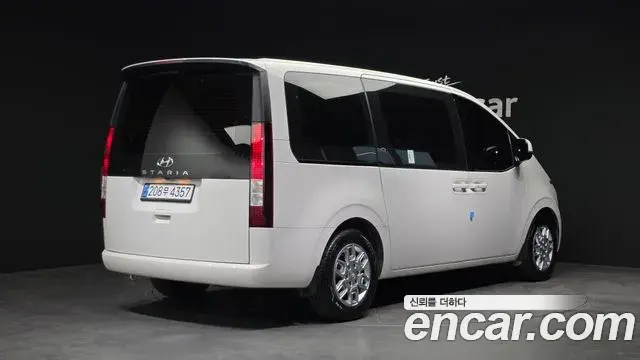 Hyundai Staria 2022 — Фото 2/20