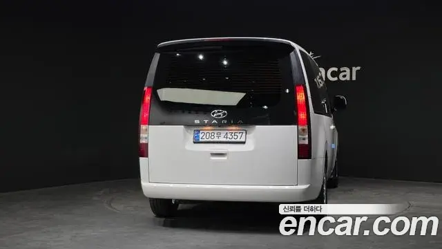 Hyundai Staria 2022 — Фото 4/20