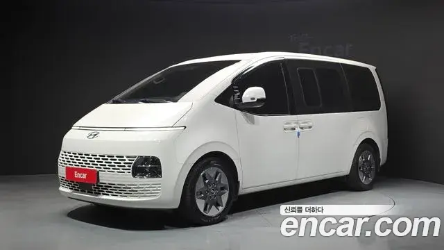 Hyundai Staria 2023 — Photo 9/20