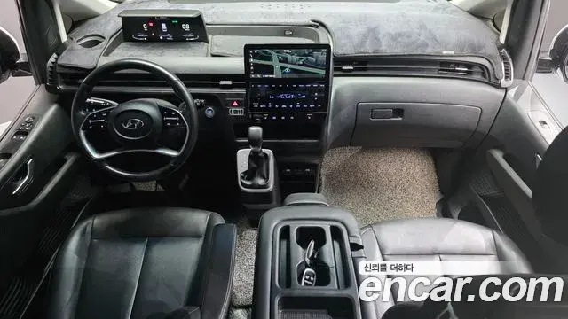 Hyundai Staria 2023 — Photo 10/20