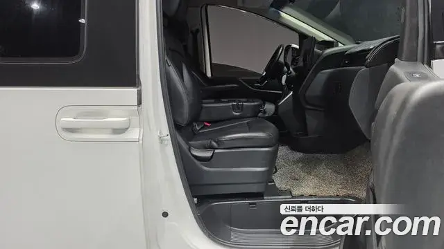 Hyundai Staria 2023 — Photo 11/20