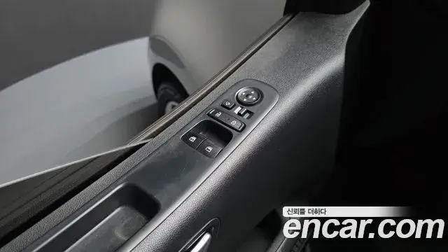 Hyundai Staria 2023 — Photo 14/20