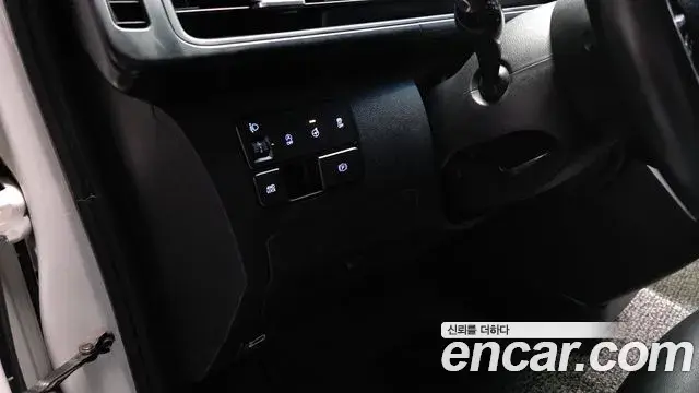 Hyundai Staria 2023 — Photo 15/20
