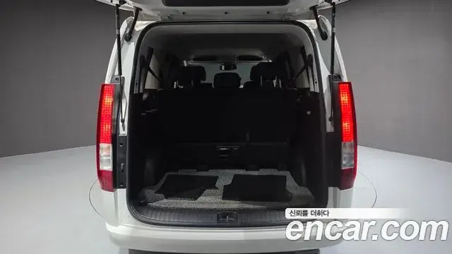 Hyundai Staria 2023 — Photo 20/20