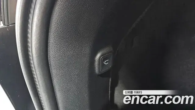 Jeep Cherokee 2021 — Photo 14/34