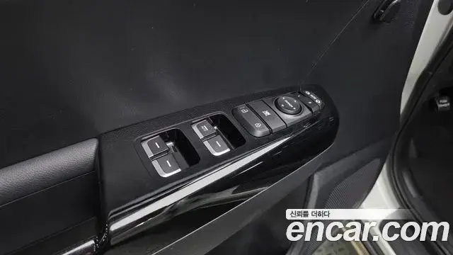 Kia Sportage The Bold 2019 — ფოტო 2/32