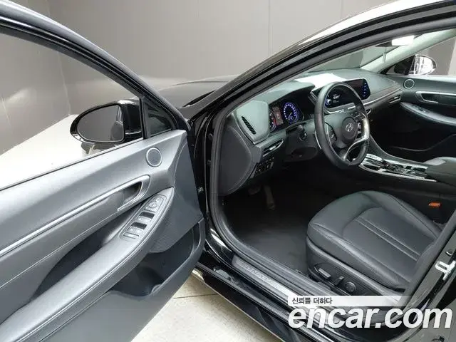 Hyundai Sonata 2021 — Фото 10/20