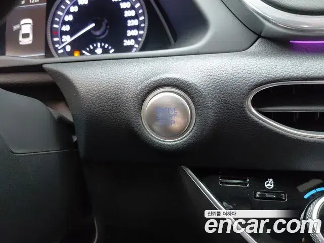 Hyundai Sonata 2021 — Фото 19/20