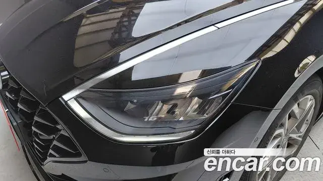 Hyundai Sonata Hybrid 2021 — Photo 21/30