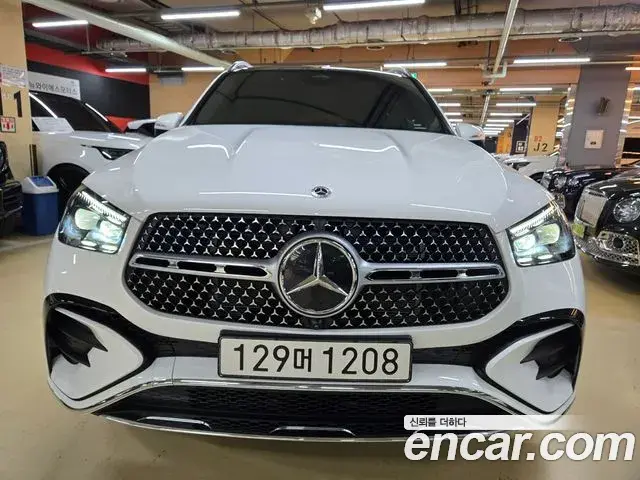 Mercedes-Benz GLE-Class 2025 — Photo 12/20