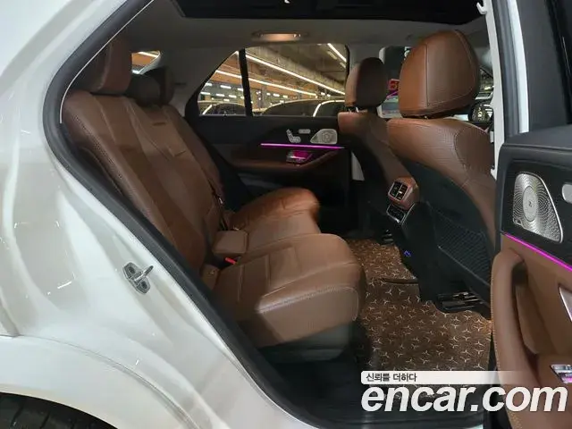 Mercedes-Benz GLE-Class 2025 — Photo 14/20