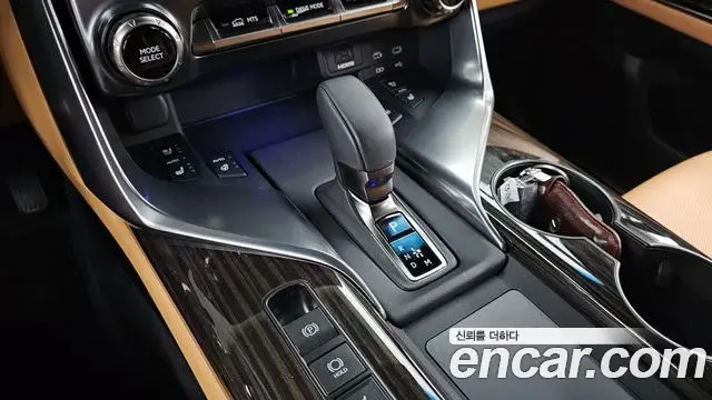 Lexus LX 2025 — Photo 10/34