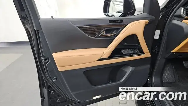 Lexus LX 2025 — Photo 2/34