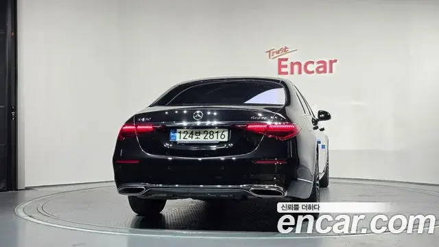 Mercedes-Benz S-Class 2021 — Photo 6/36