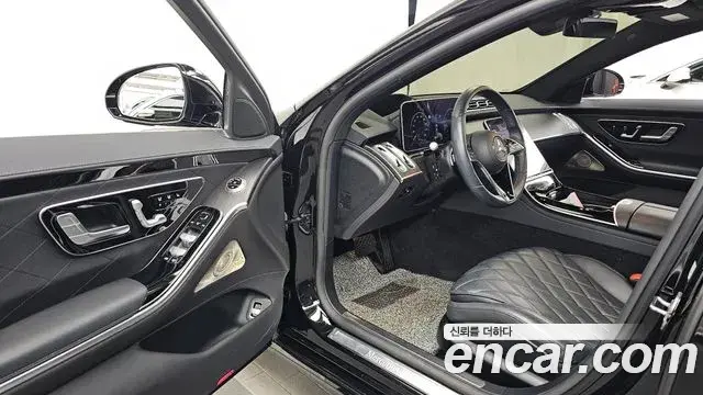 Mercedes-Benz S-Class 2021 — Photo 32/36