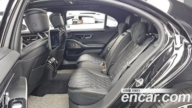 Mercedes-Benz S-Class 2021 — Photo 2/36