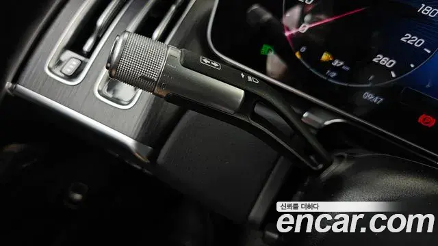 Mercedes-Benz S-Class 2021 — Photo 10/36