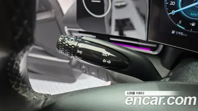 Hyundai The New Avante Hybrid 2022 — Photo 18/31