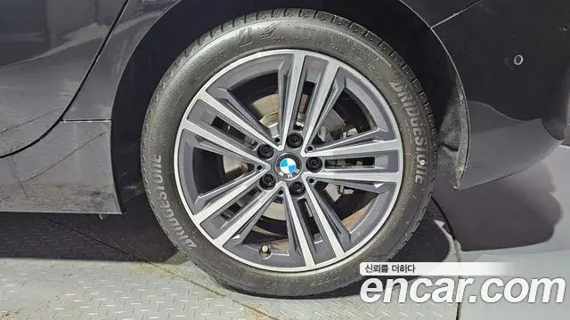 BMW 1 Series 2022 — Şəkil 20/30