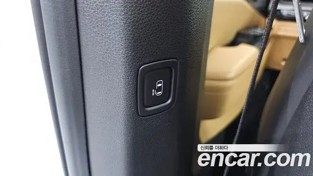 Kia Carnival 2022 — Şəkil 17/20