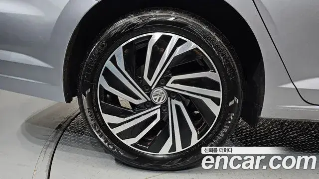Volkswagen Jetta 2021 — ფოტო 12/35