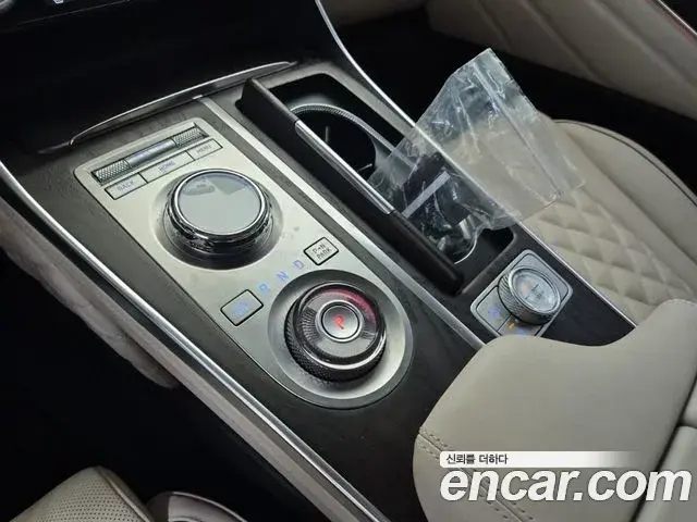 Genesis GV80 2023 — Photo 7/20