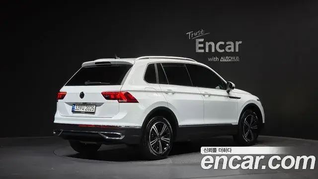 Volkswagen Tiguan 2022 — Фото 2/20