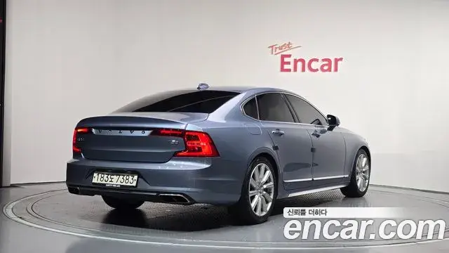 Volvo S90 2018 — Photo 2/20