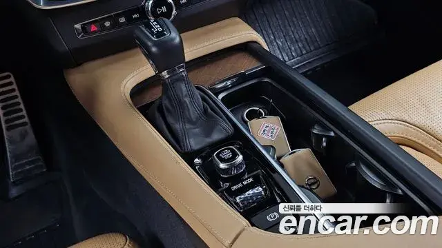 Volvo S90 2018 — Photo 17/20