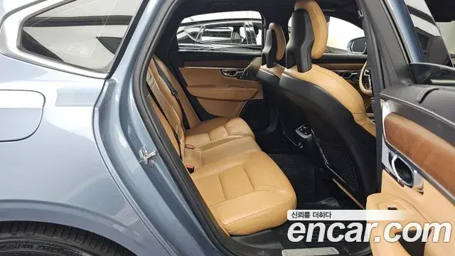 Volvo S90 2018 — Photo 18/20