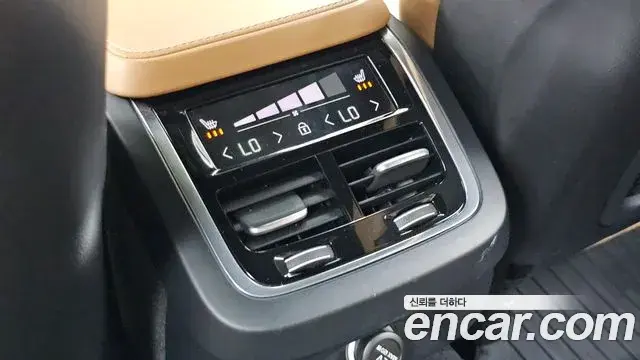 Volvo S90 2018 — Photo 14/20