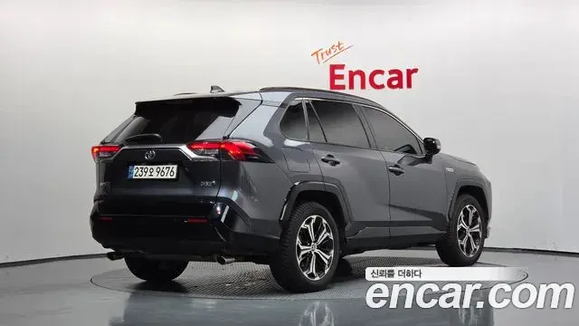 Toyota RAV4 2023 — Şəkil 33/35