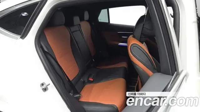 Mercedes-Benz GLC-Class 2026 — Photo 26/32