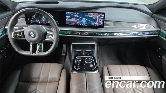 BMW 7 Series 2023 — Photo 23/35